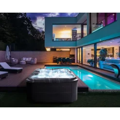 Beliani ARCELIA - Whirlpool buitenbad - Grijs - 215 x 180 cm - Acryl Best