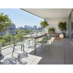 Beliani BARTICA - Tuintafel - Bruin - 154 x 84 cm - Synthetisch materiaal Clearance