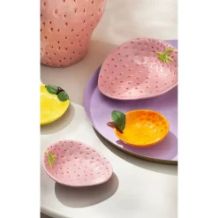 Leen Bakker Bordje Aardbei - roze - aardewerk - 5,5x13,5x14 cm Sale