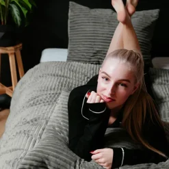 Sleeptime Dekbedovertrek Teddy Rib 200x220 – Fluweelzacht & Knus Design - Grijs Outlet