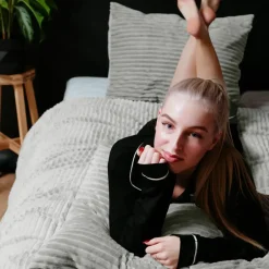 Sleeptime Dekbedovertrek Teddy Rib 240x220 – Fluweelzacht & Knus Design - Grijs Sale