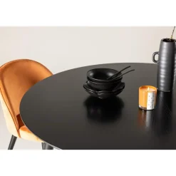 Fjôrd Eettafel Zwart Hout - 115x115x75cm - Dipp Best