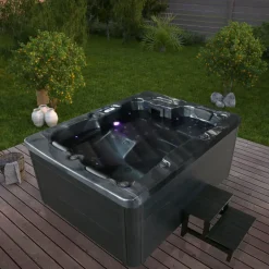 Merkloos HOME DELUXE Outdoor Whirlpool ZWART MARMER Met trap en thermische afdekking Clearance