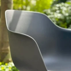 Leen Bakker Nolon Noa-Puk Kunststof Tuinstoel Zwart - Zwart Onderstel Outlet