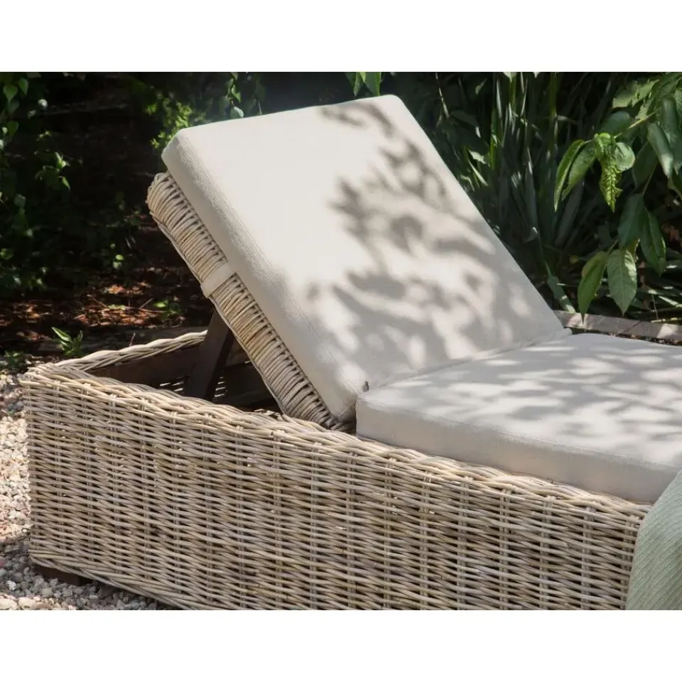 Beliani PALESE - Ligstoel - Taupe - Rotan Discount