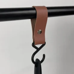 QUVIO ophanghaak met leren bandje - Bruin Online