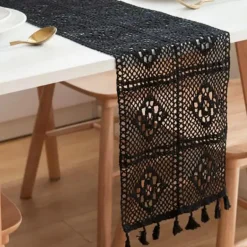 QUVIO Tafelloper gehaakt met fransjes - 300 x 24 cm - Katoen - Zwart Discount