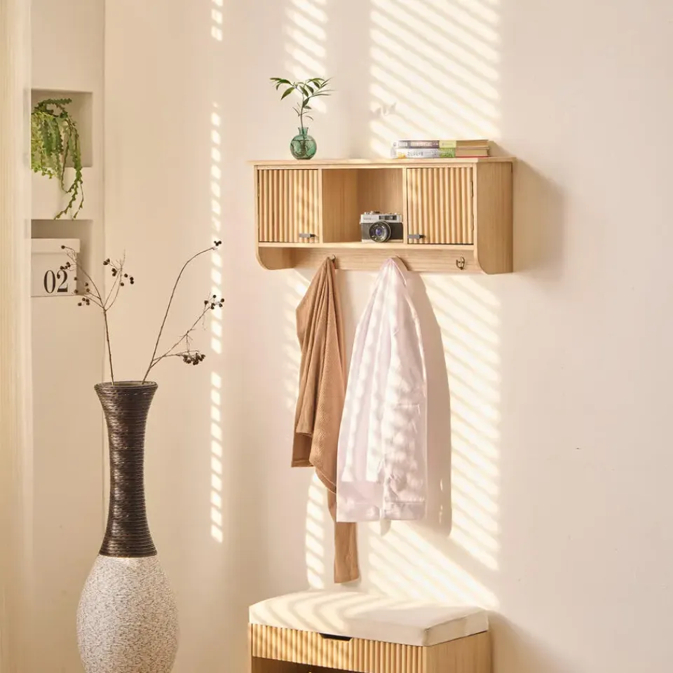 Nordlys Wandkapstok van hout met 2 deuren Online